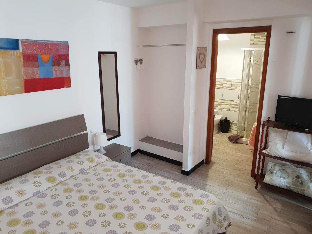 Casa Vacanze L'Agrifoglio Panzió Magliolo Kültér fotó