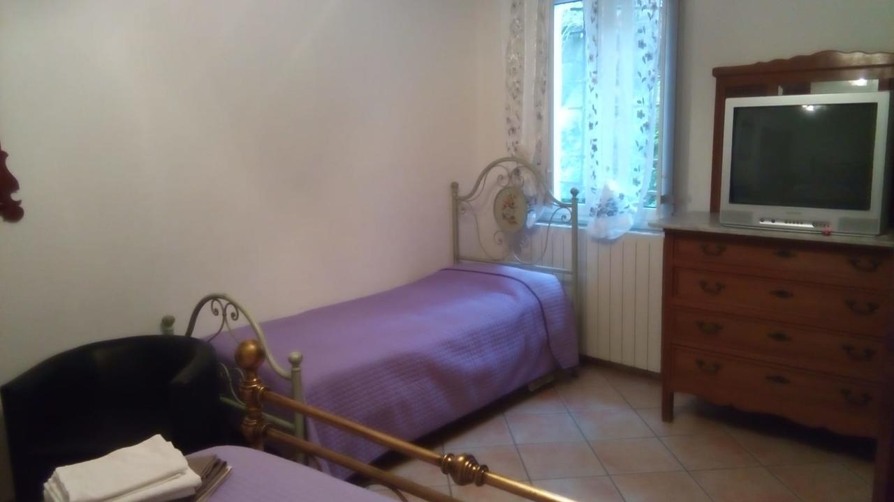 Casa Vacanze L'Agrifoglio Panzió Magliolo Kültér fotó